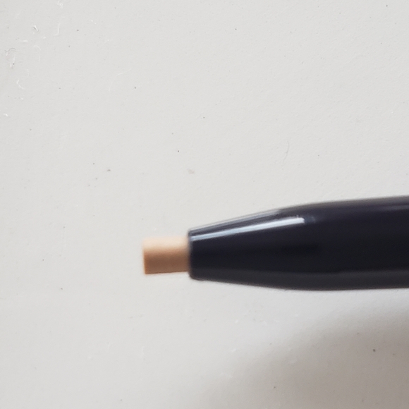 Estee Lauder Double Wear eyebrow pencil. - Picture 3 of 4